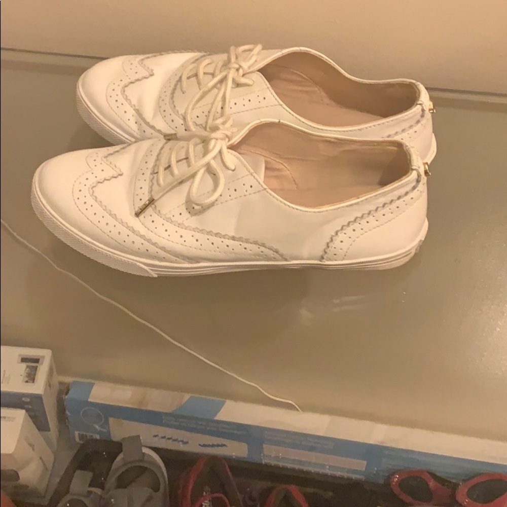 Sneakers - Picture 2 of 4